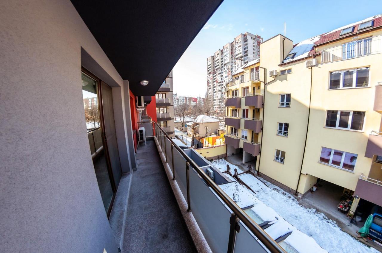 Bright 1Bdr Apartment With A Balcony صوفيا المظهر الخارجي الصورة